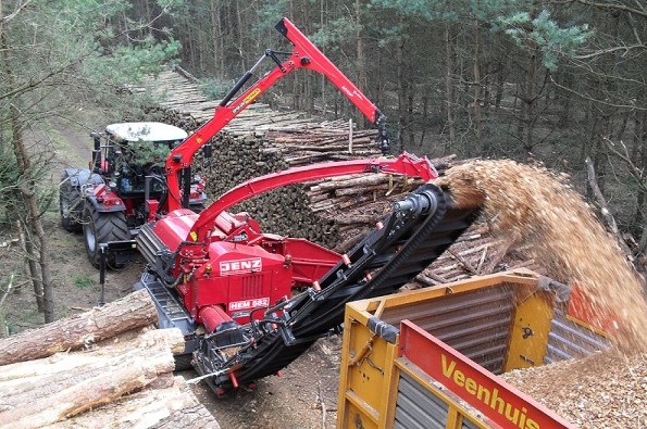 nicht zugeordnet/Holz_haeckseln.jpg (original)